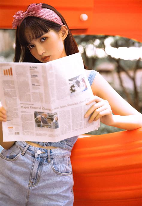 成 人